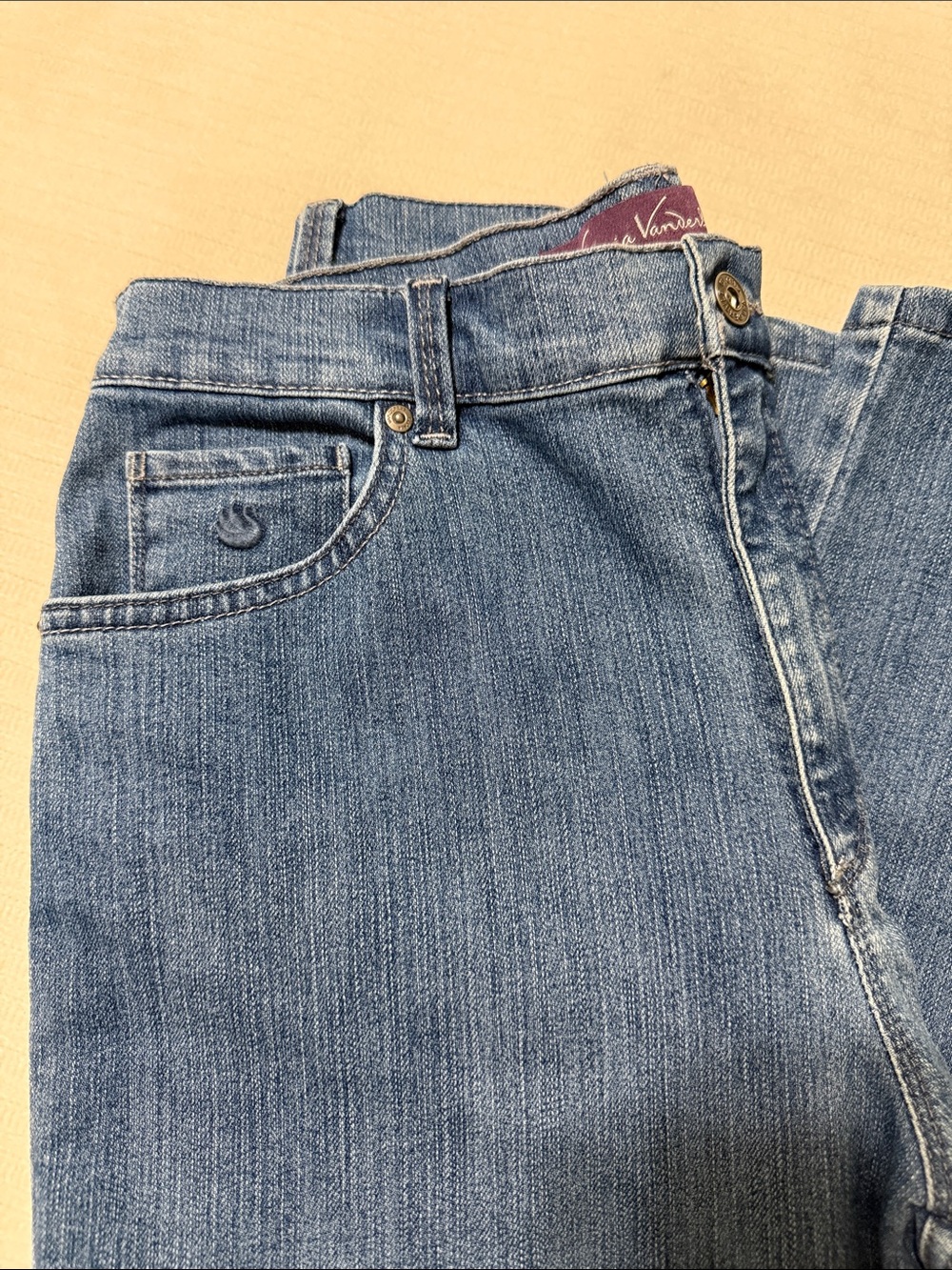 Gloria Vanderbilt Women's Straight-Leg Medium Blue Jeans